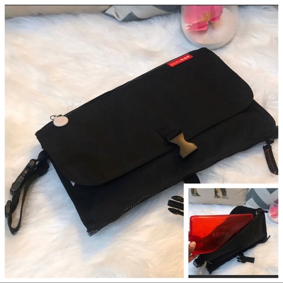 Skip Hop Other - SKIP HOP wristlet baby wipe case.Includes wipecase